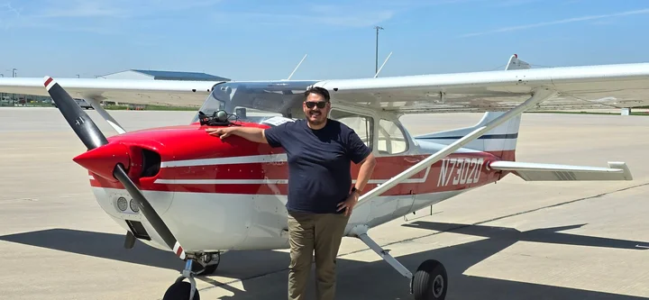 US Flight Co Cessna 172 Skyhawk on the ramp at Des Moines International